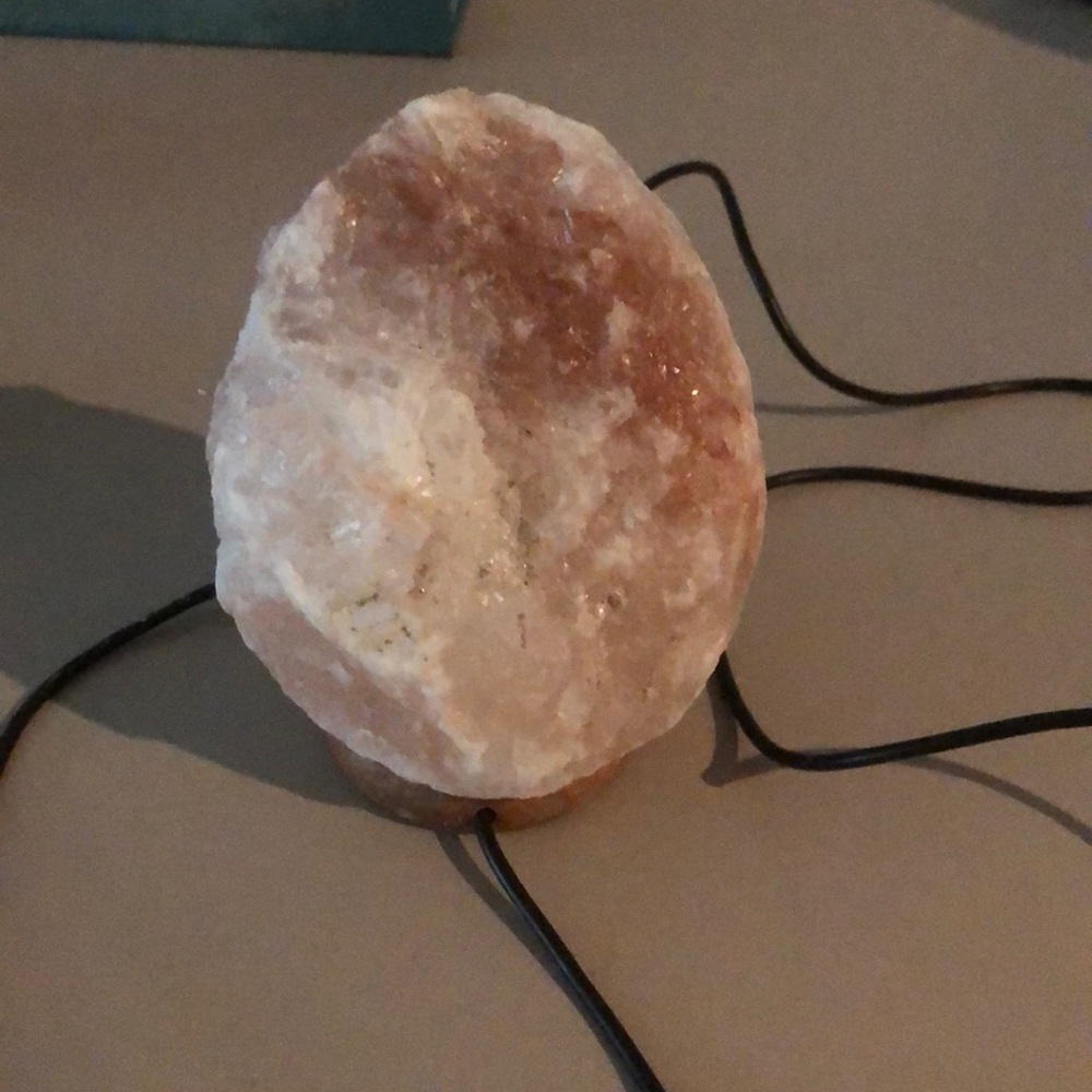 Himalayan Salt Lamp - Picture 2 of 4